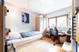 Schlafzimmer 4