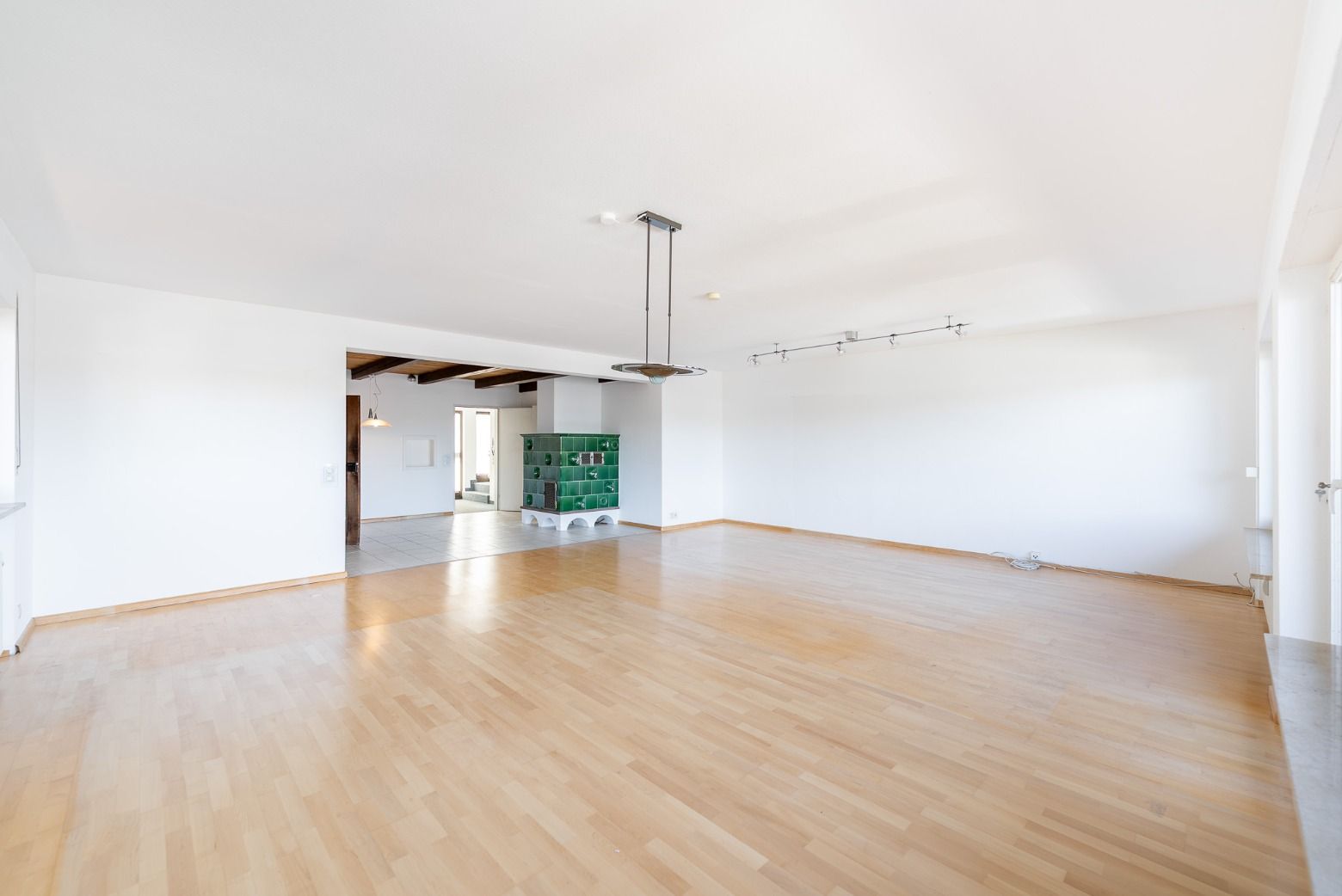 Wohnzimmer 1.OG (2).jpg
